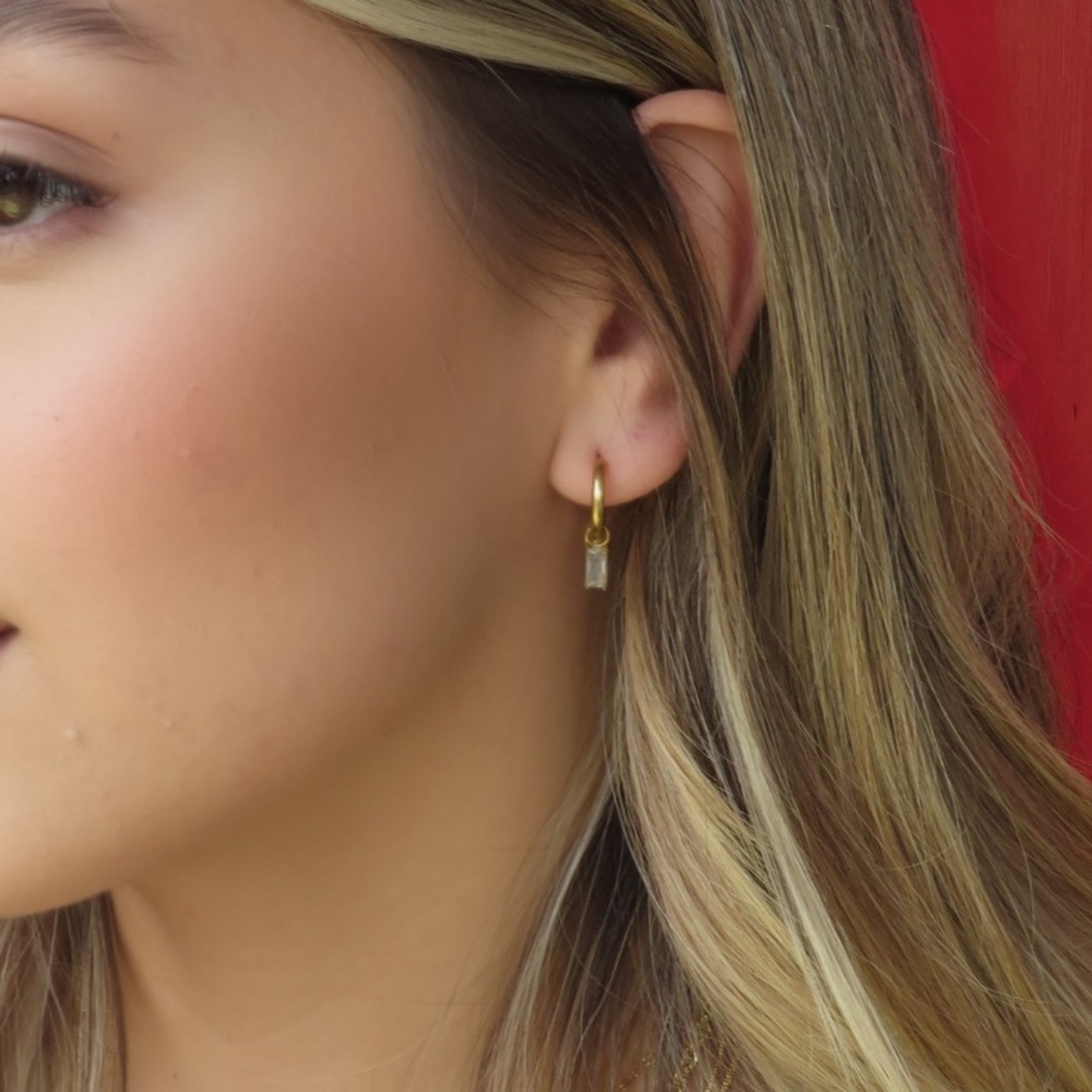 NEW 18K GOLD PLATED DANGLED EARRINGS
